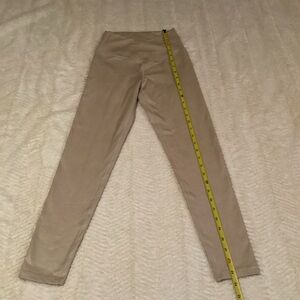 Women’s Small Offline By Aerie Crossover Cream Colored Leggings